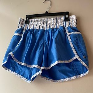 lululemon tracker shorts size 6 blue white